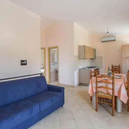 Gorgeous Home In Melito Porto Salvo * מליטו די פורטו סאלבו