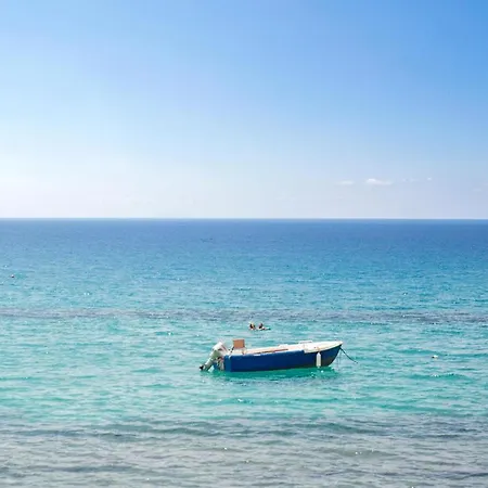 Gorgeous Home In Melito Porto Salvo מליטו די פורטו סאלבו